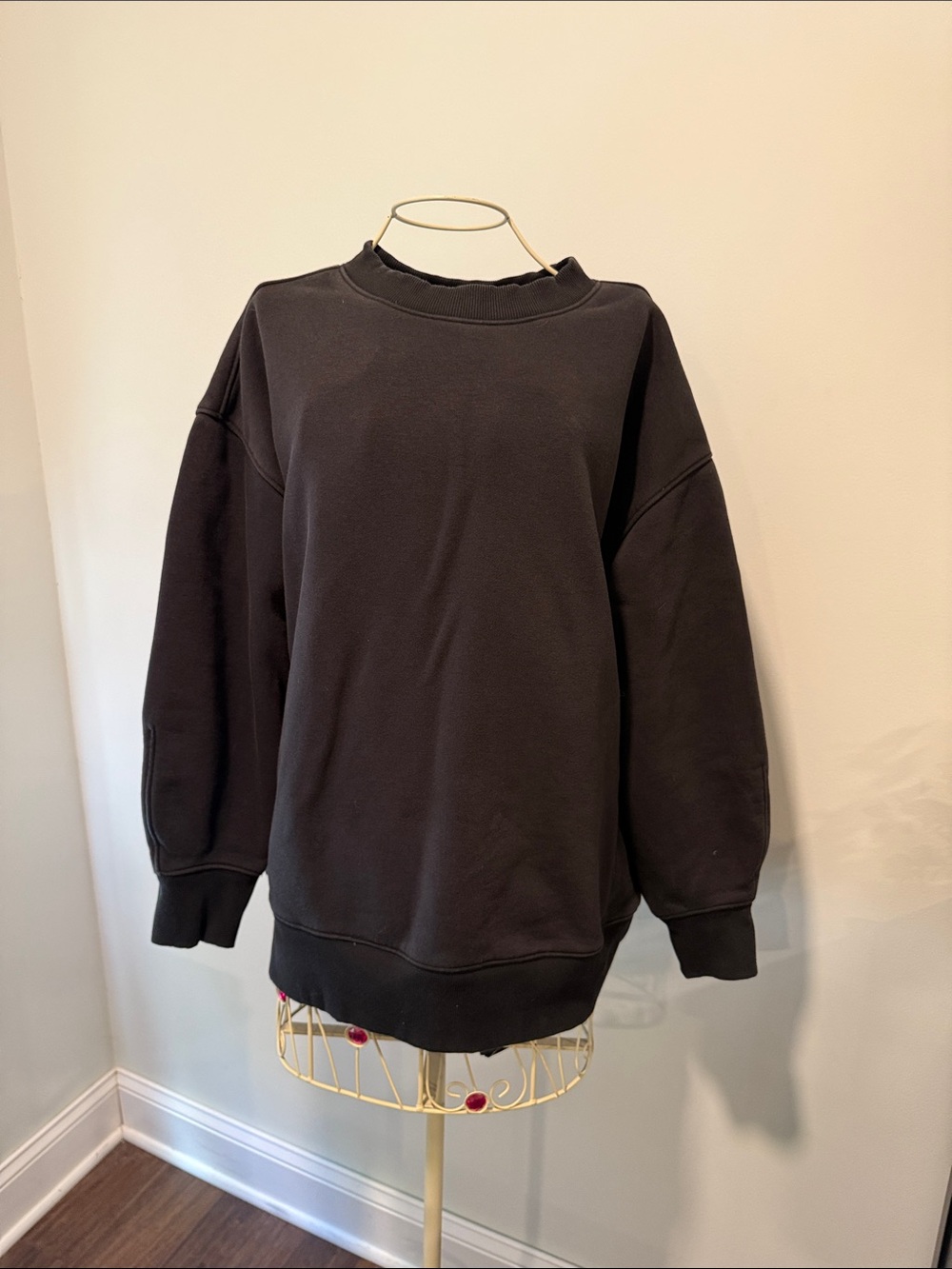 Everlane Black Crewneck Sweatshirt